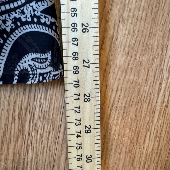 Venus Cold Shoulder 3/4 Bell Sleeves Red Black Beige Paisley Dress Size M - Picture 7 of 9